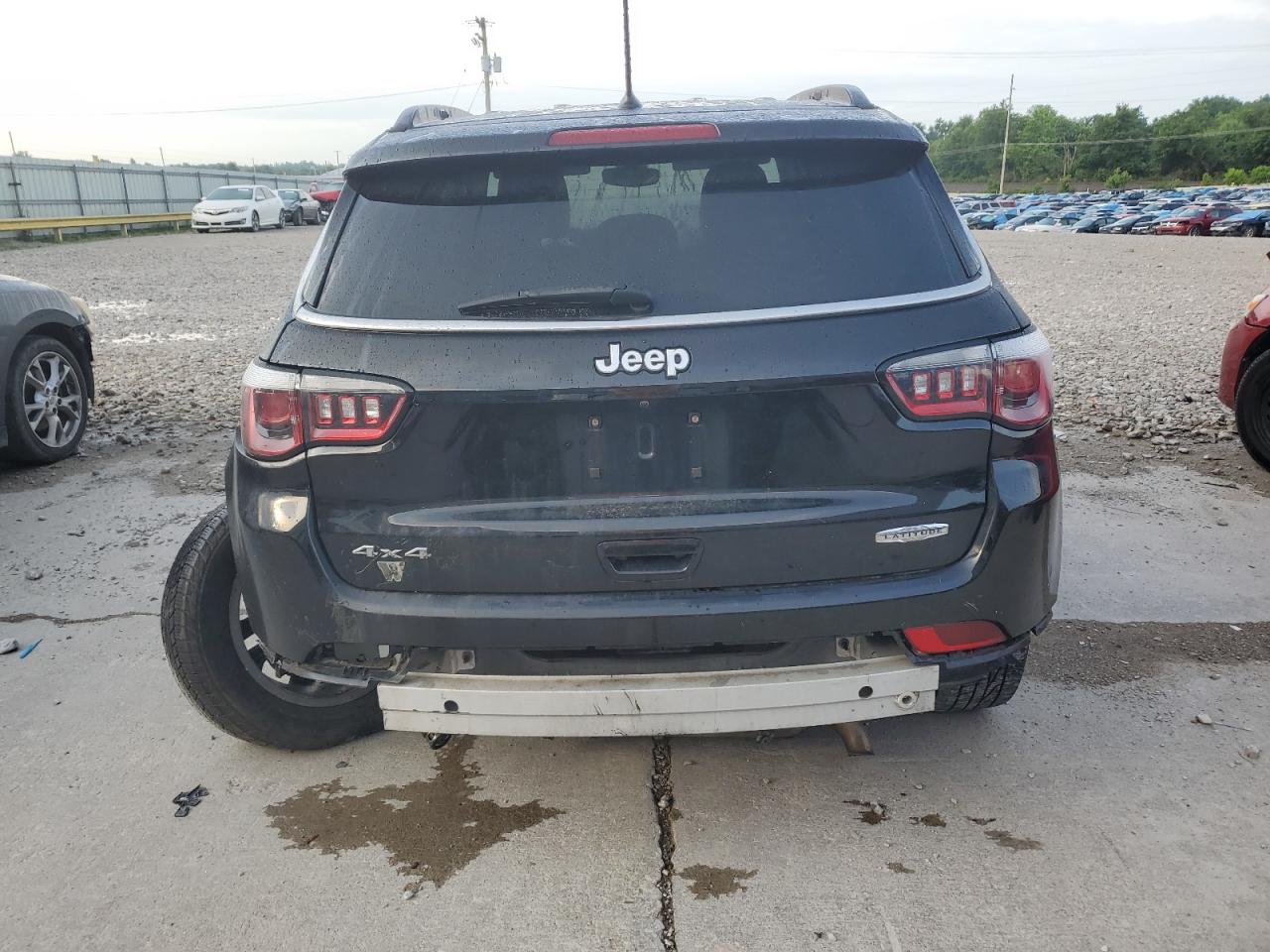 3C4NJDBB4JT457553 2018 Jeep Compass Latitude