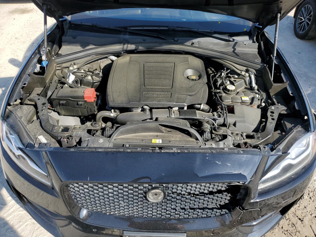 SADCL2GXXJA329047 2018 Jaguar F-Pace R - Sport