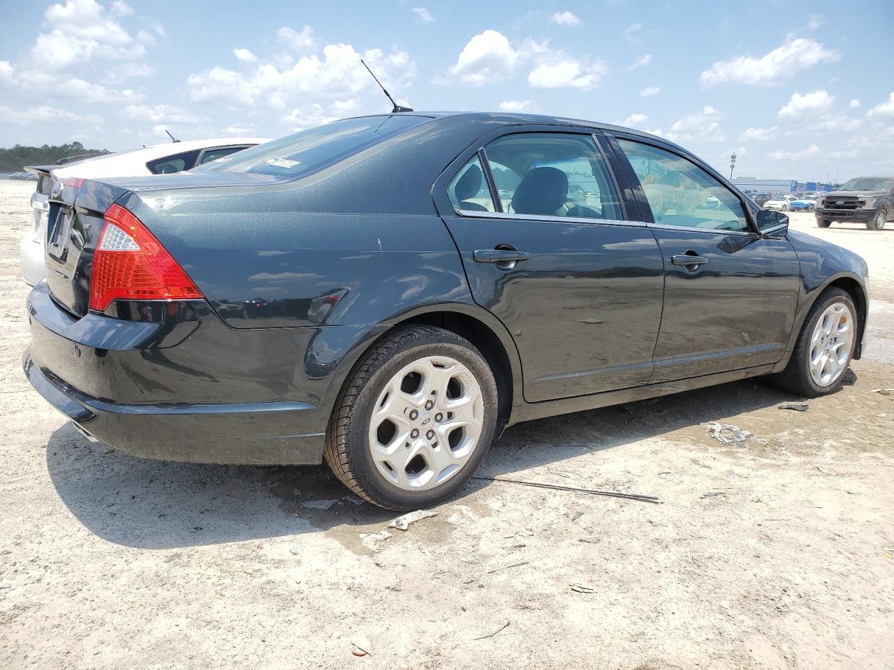 3FAHP0HA1AR418523 2010 Ford Fusion Se