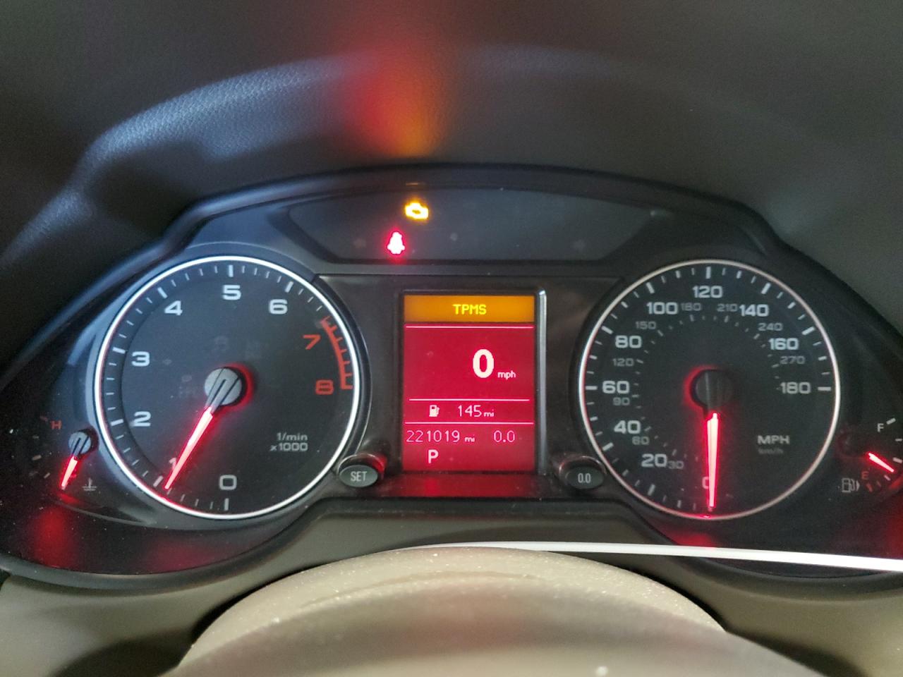 WA1CFAFP5BA044170 2011 Audi Q5 Premium