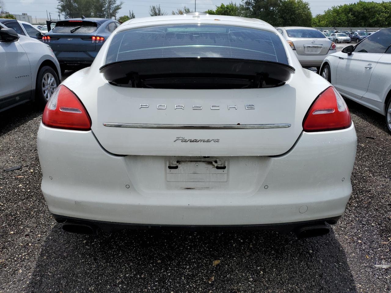 WP0AA2A75DL011220 2013 Porsche Panamera 2