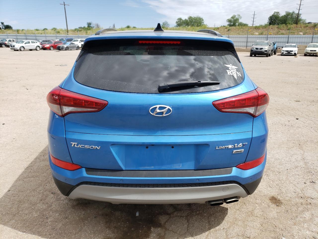 KM8J3CA27JU737618 2018 Hyundai Tucson Value
