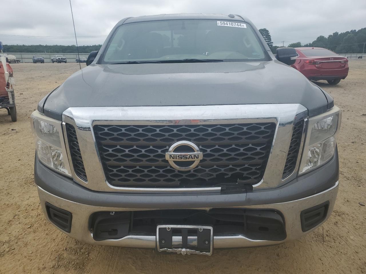 1N6AA1EK9HN544655 2017 Nissan Titan S