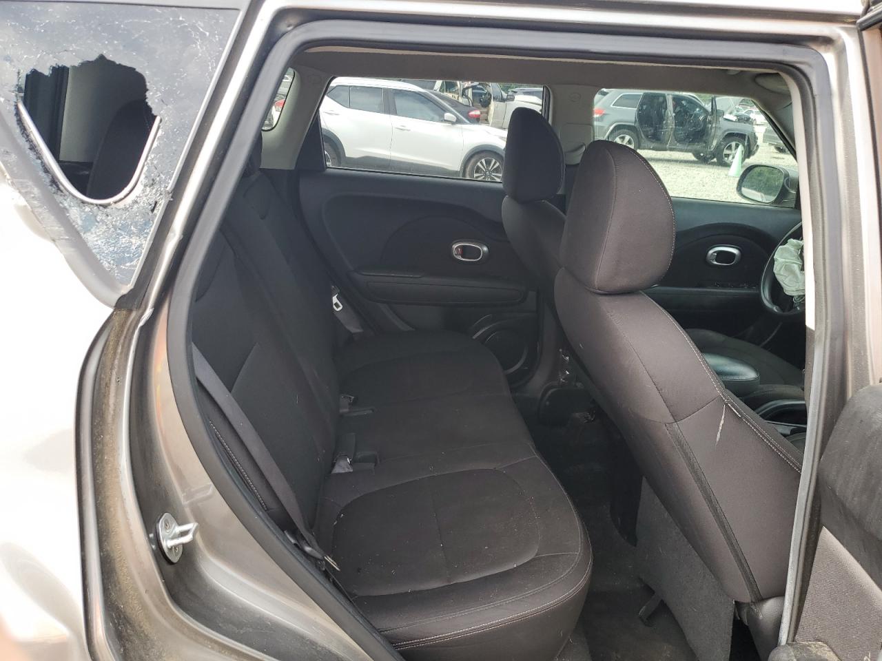 KNDJN2A22G7307253 2016 Kia Soul
