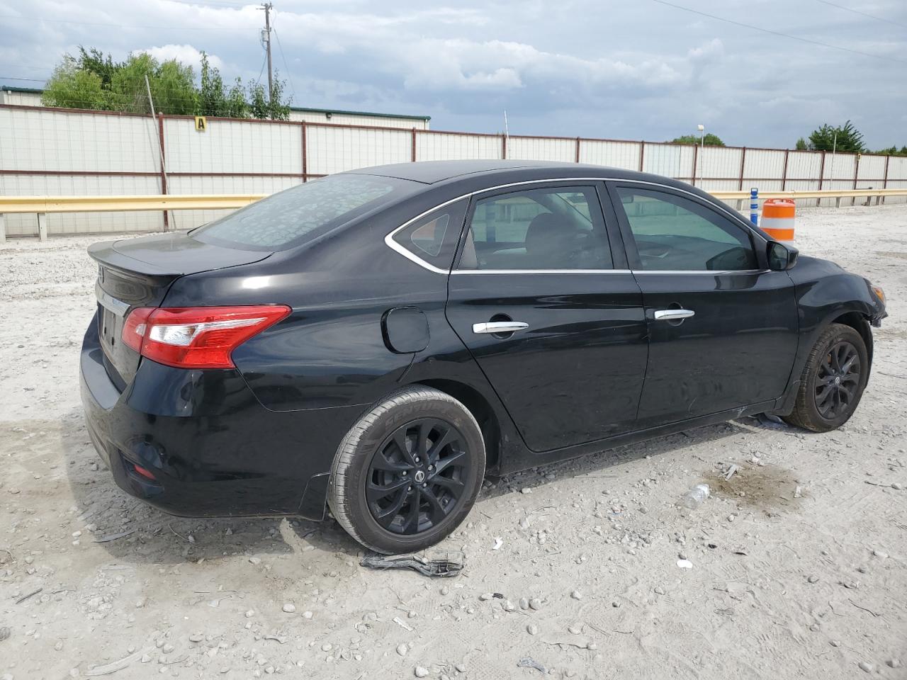 2018 Nissan Sentra S vin: 3N1AB7APXJY310637