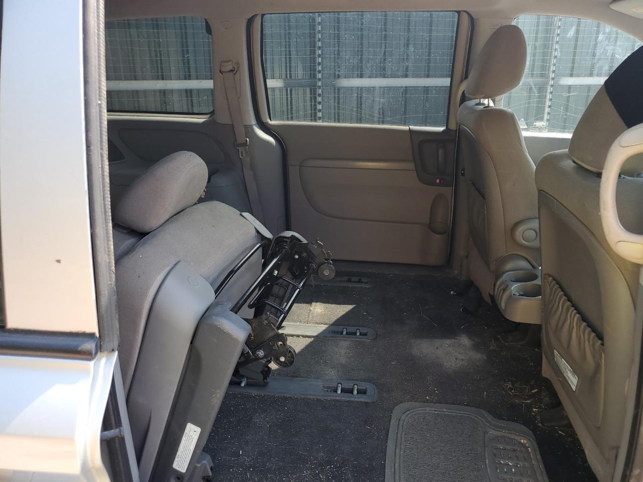 2014 Kia Sedona Lx vin: KNDMG4C76E6538414