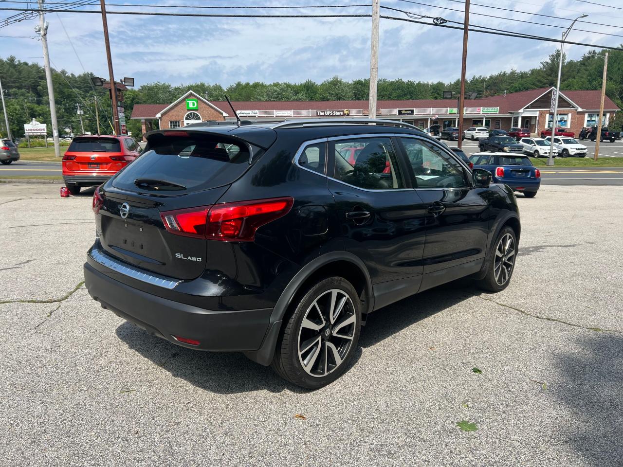 2018 Nissan Rogue Sport S vin: JN1BJ1CR1JW202224