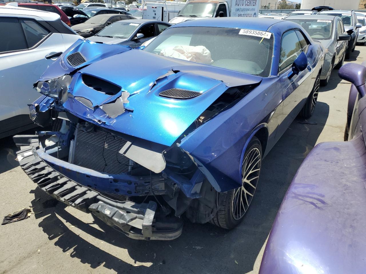 2C3CDYAG6CH268373 2012 Dodge Challenger Sxt