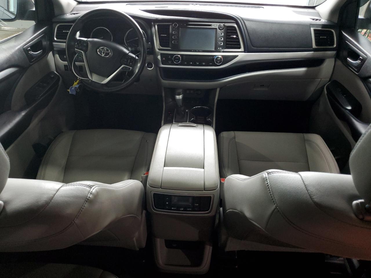 5TDJZRFH0JS536618 TOYOTA HIGHLANDER 2018