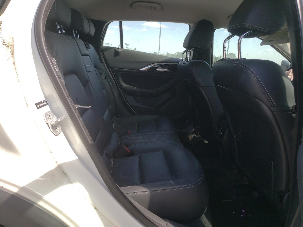 SJKCH5CR8HA034624 2017 Infiniti Qx30 Base