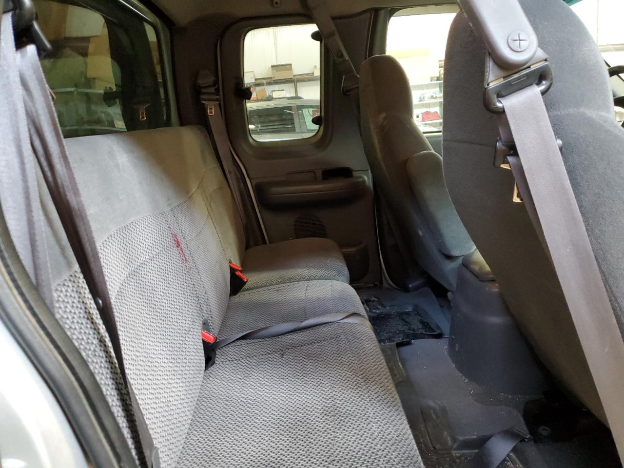 2FTRX18L7YCA24002 2000 Ford F150