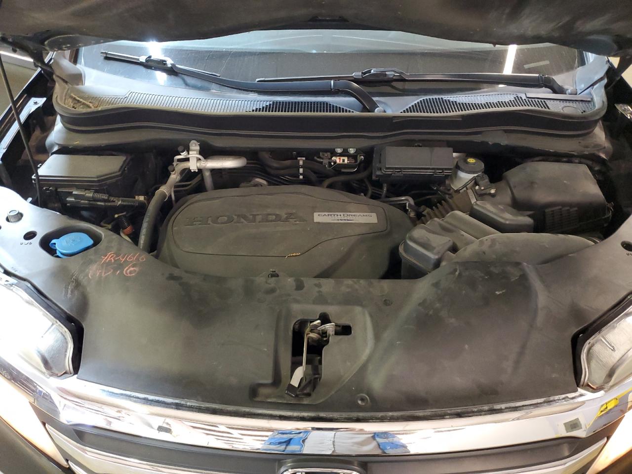 5FNYF5H16JB030781 2018 Honda Pilot Lx