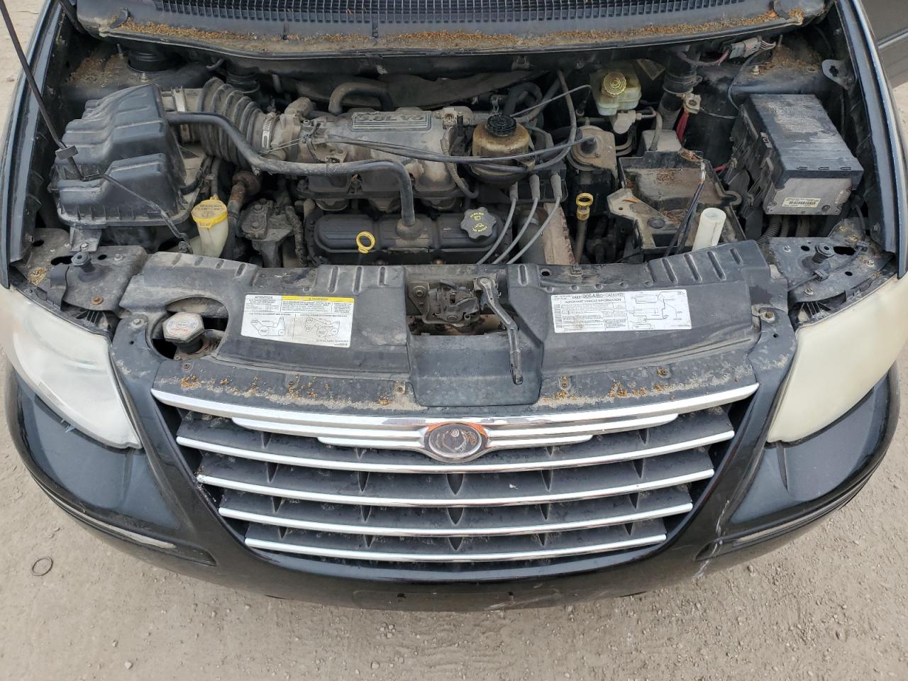 2C4GP64L95R174275 2005 Chrysler Town & Country Limited