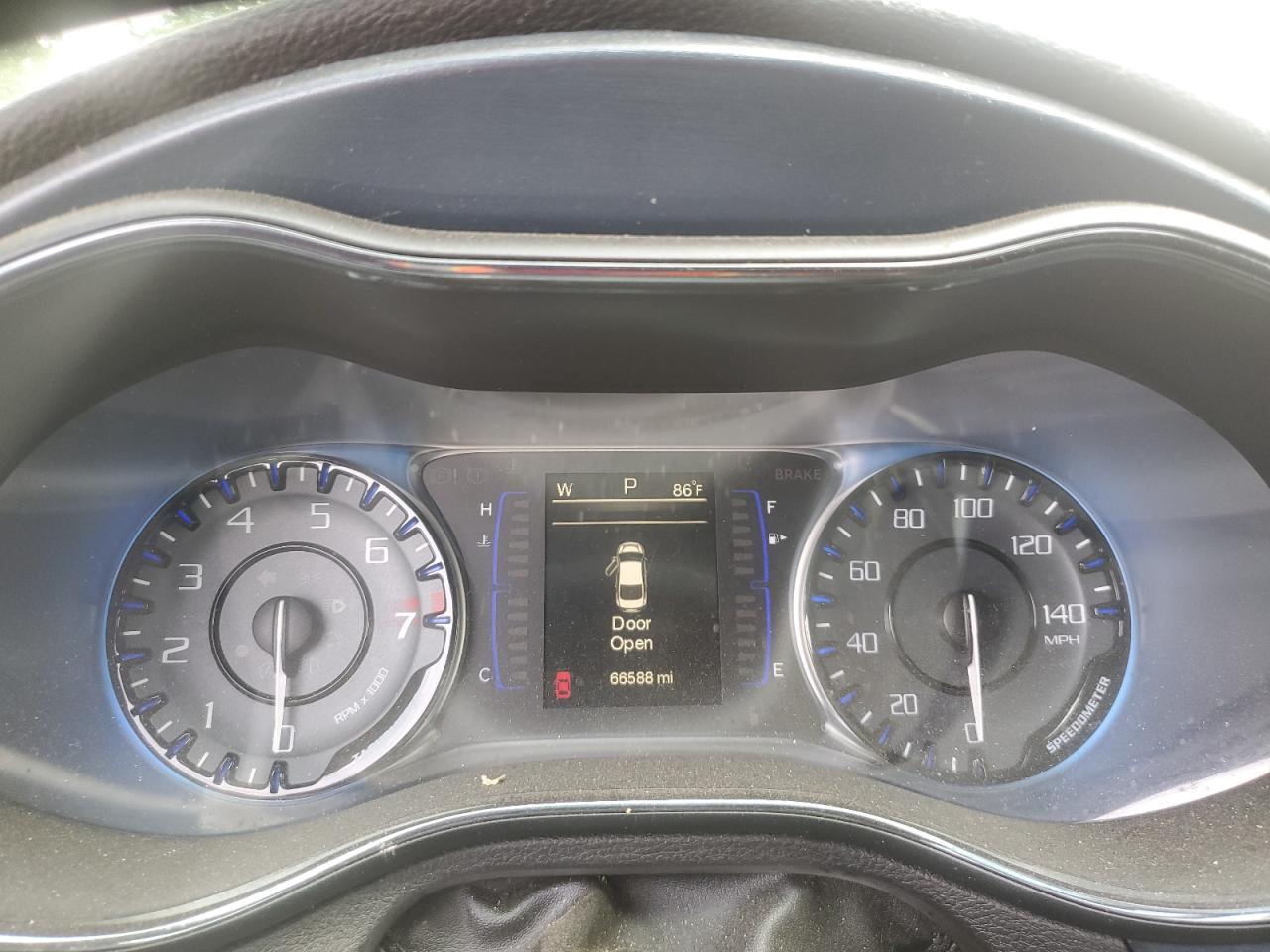 1C3CCCBG4FN690111 2015 Chrysler 200 S