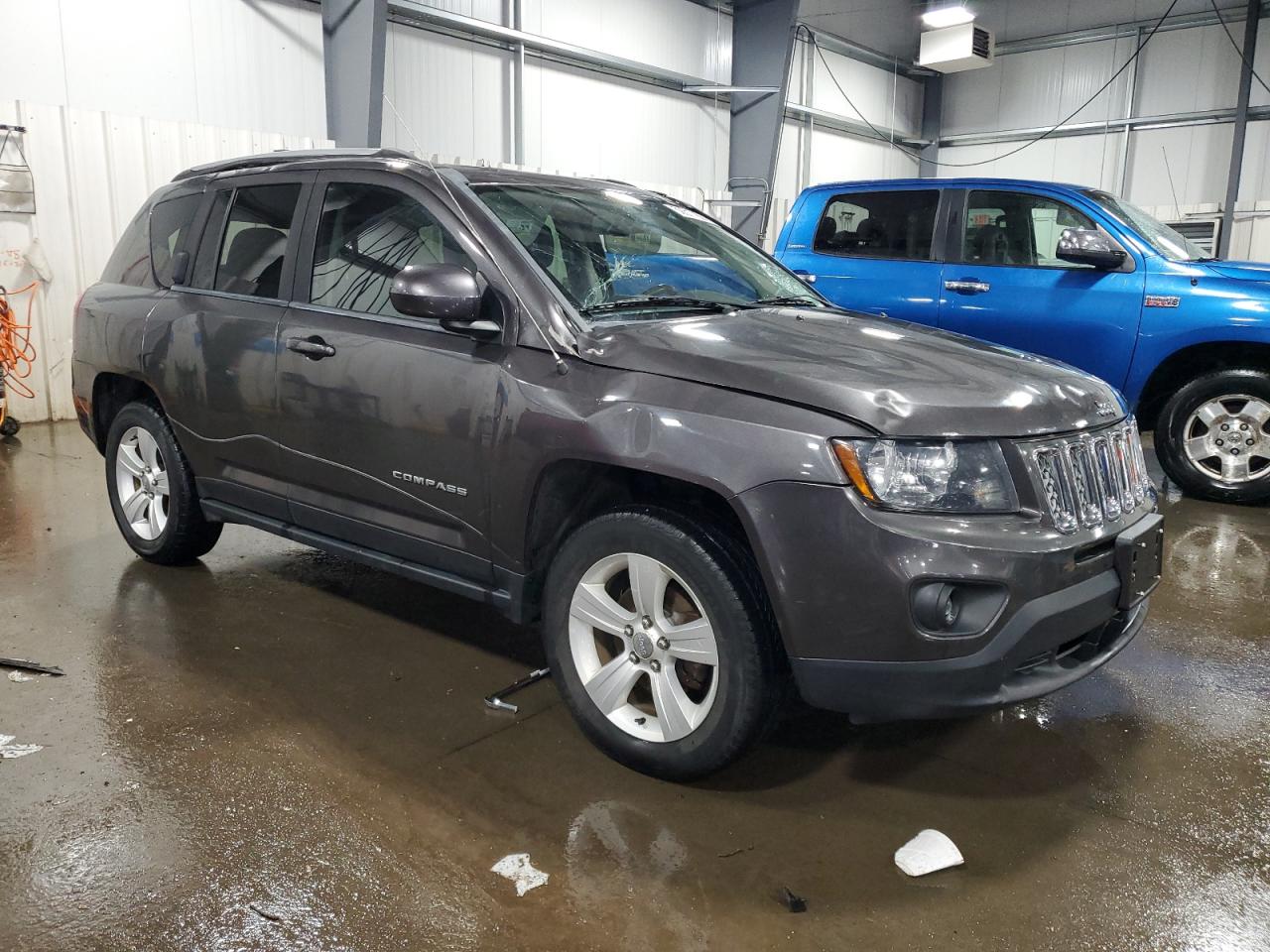 2015 Jeep Compass Latitude vin: 1C4NJDEB8FD417114