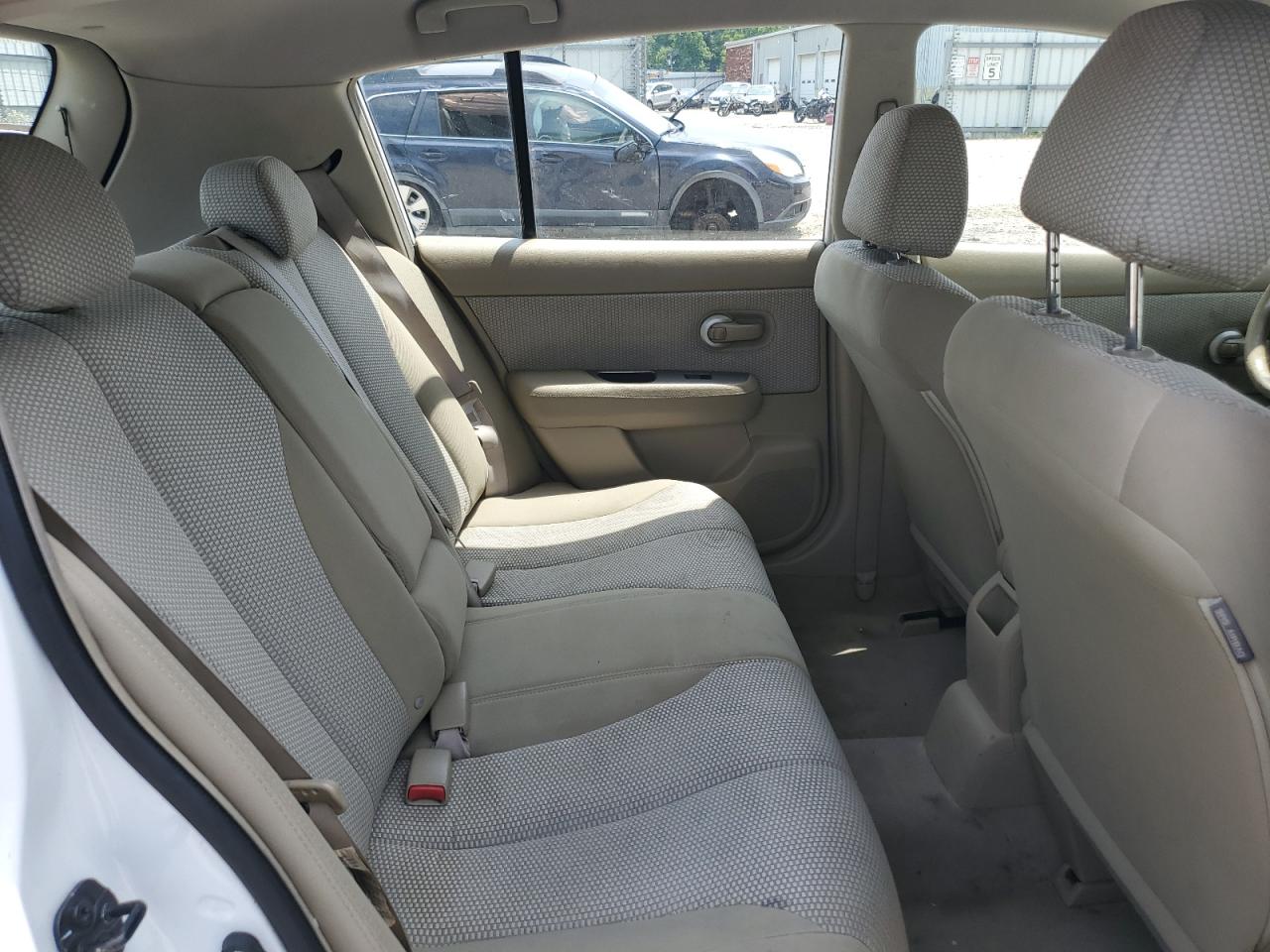 3N1BC13E38L366307 2008 Nissan Versa S