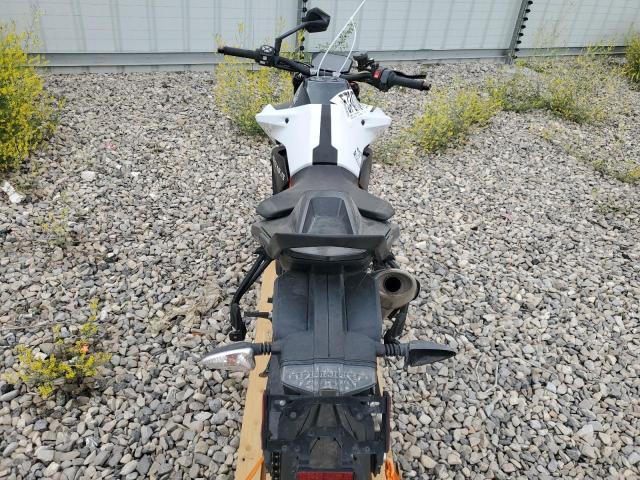2021 KTM 890 DUKE R VBKTU9403MM805875