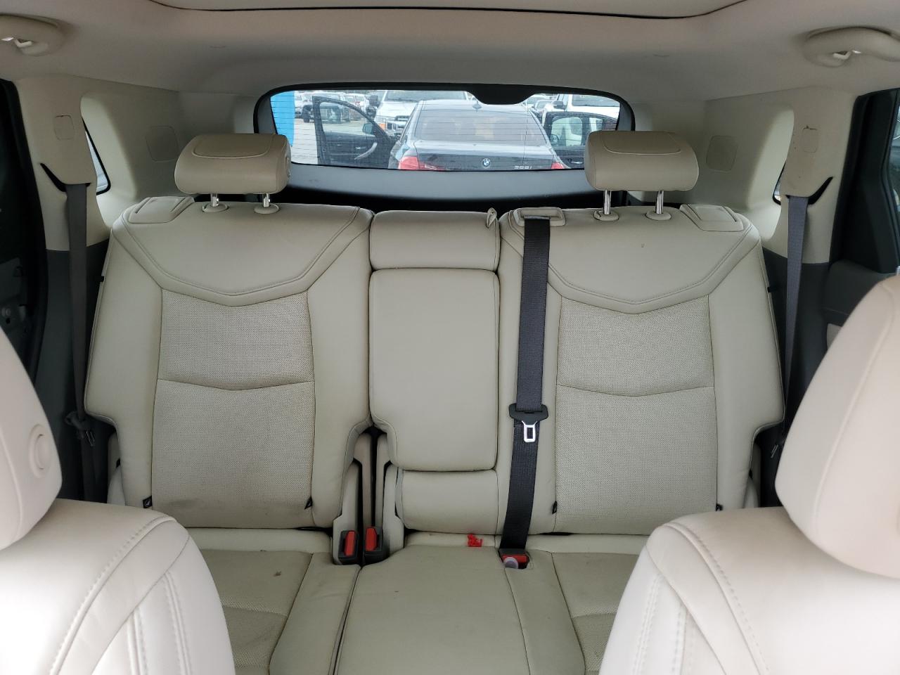 1GYKNCRS3JZ207988 2018 Cadillac Xt5 Luxury