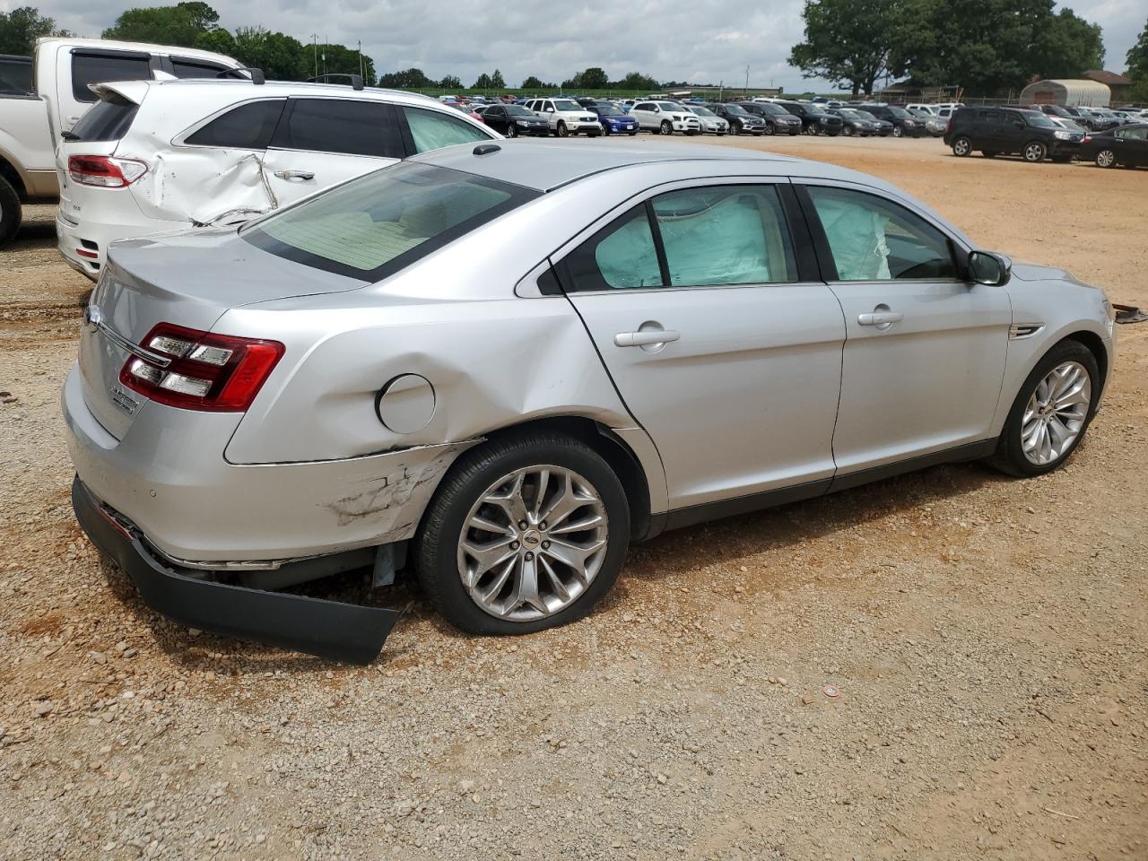 1FAHP2F87JG101588 FORD TAURUS 2018