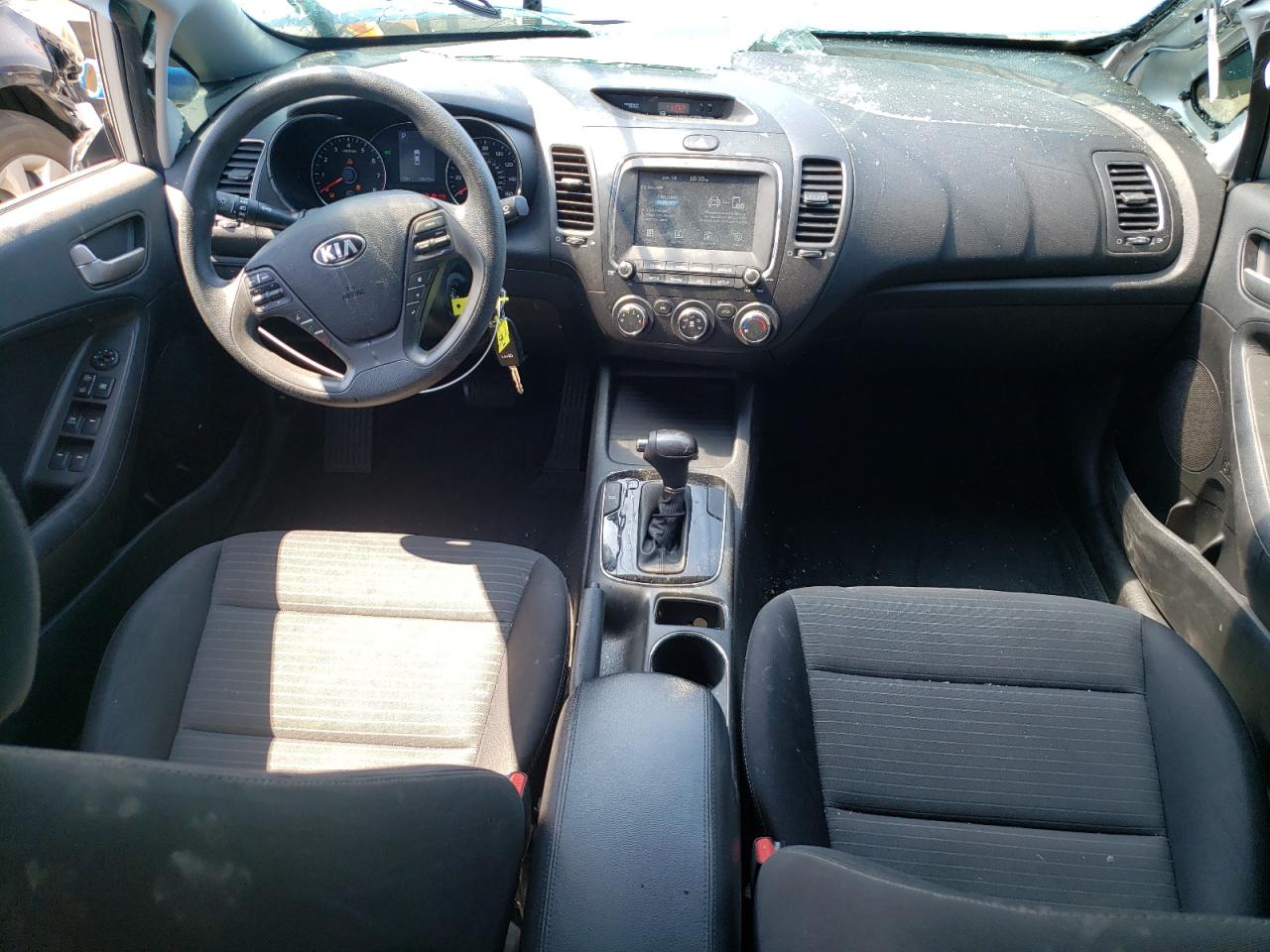 3KPFL4A79JE213185 2018 Kia Forte Lx