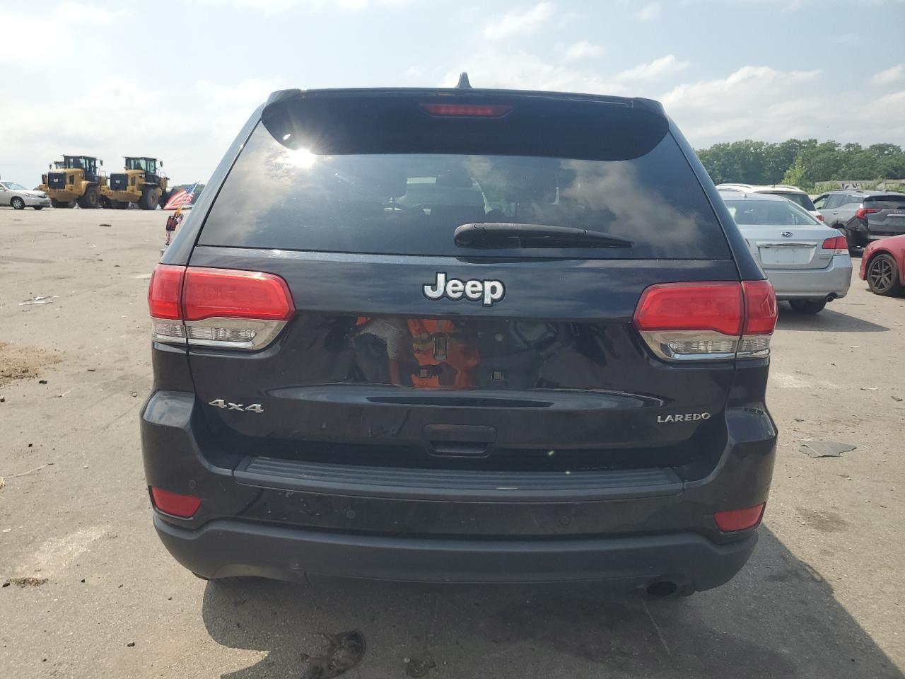 1C4RJFAG7JC296430 2018 Jeep Grand Cherokee Laredo