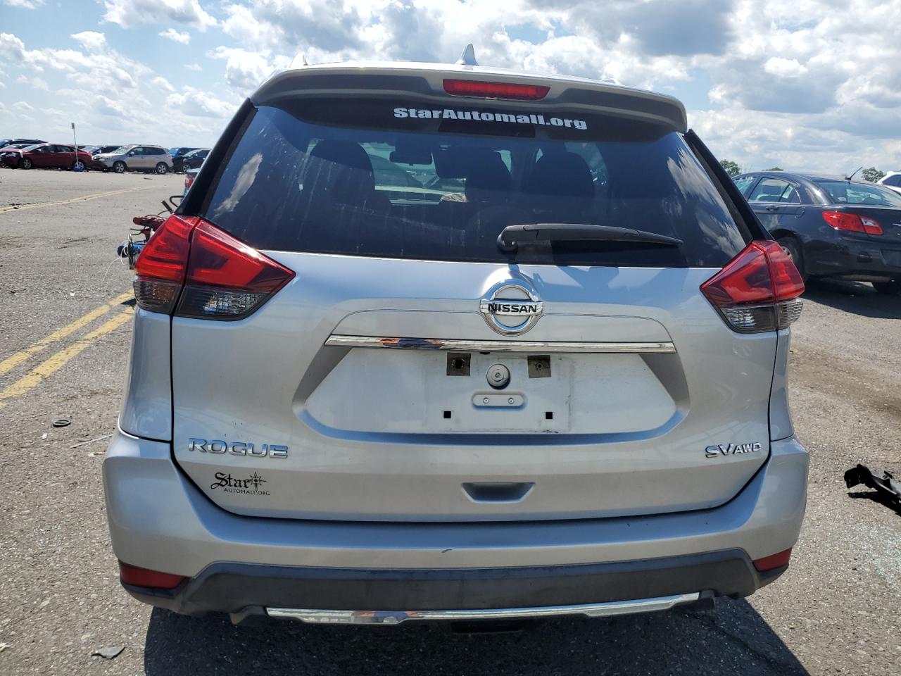 KNMAT2MV7HP566575 NISSAN ROGUE 2017