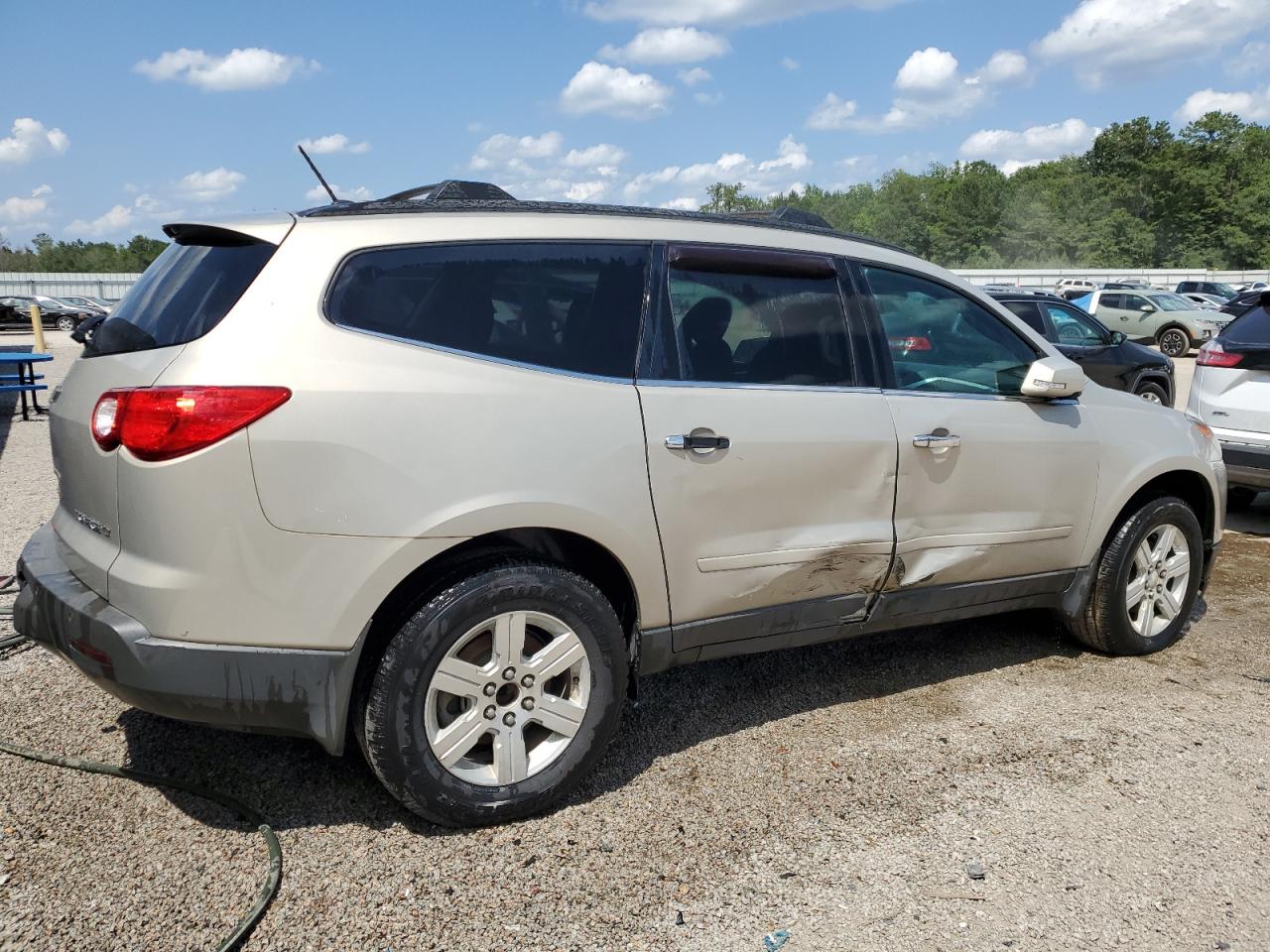 1GNKRGED3BJ202211 2011 Chevrolet Traverse Lt