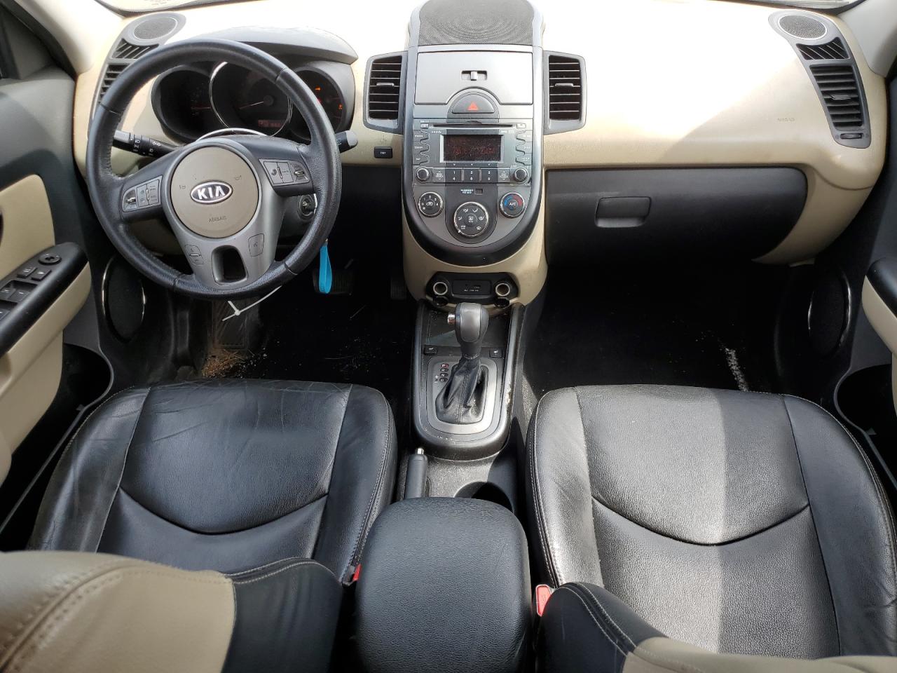 KNDJT2A24B7226057 2011 Kia Soul +