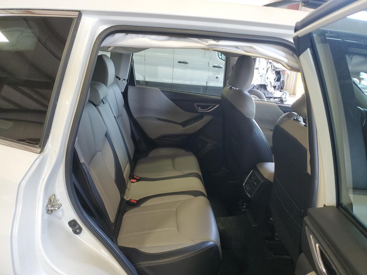 JF2SKASC0KH482670 2019 Subaru Forester Limited