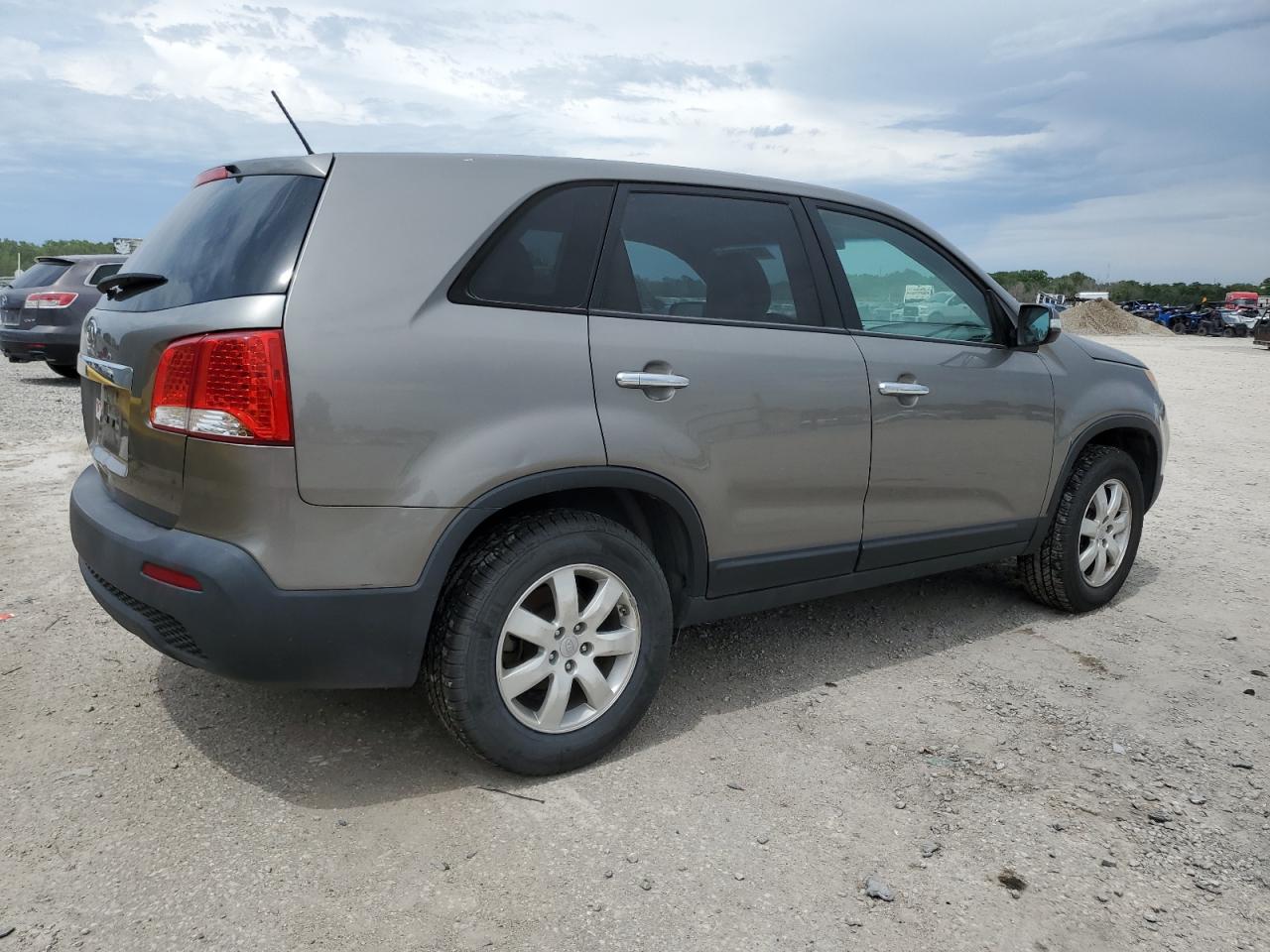 5XYKT3A19BG130493 2011 Kia Sorento Base