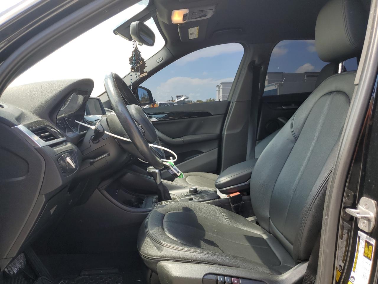 WBXHU7C39H5H33948 2017 BMW X1 Sdrive28I