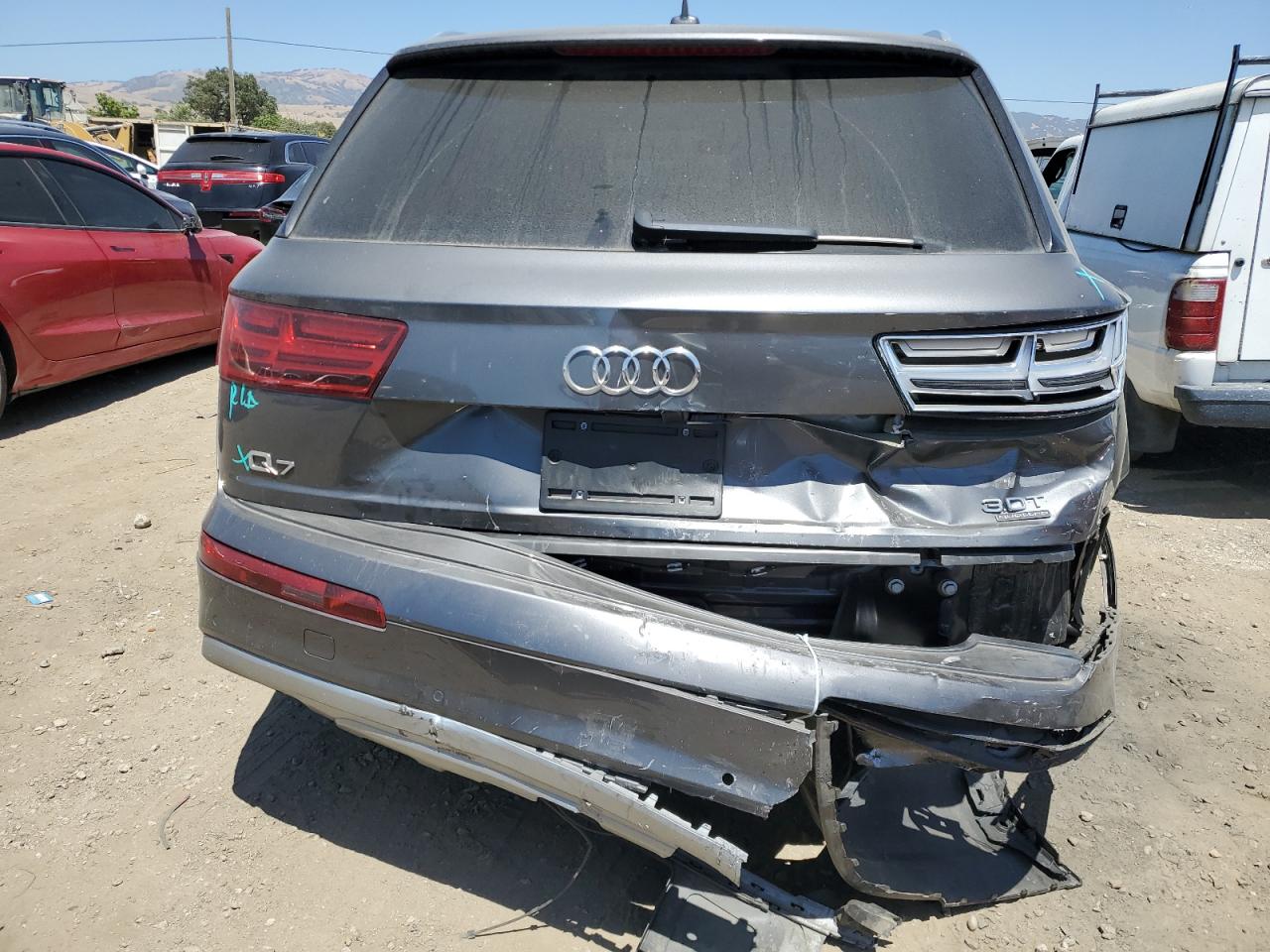 WA1LAAF79JD051246 2018 Audi Q7 Premium Plus