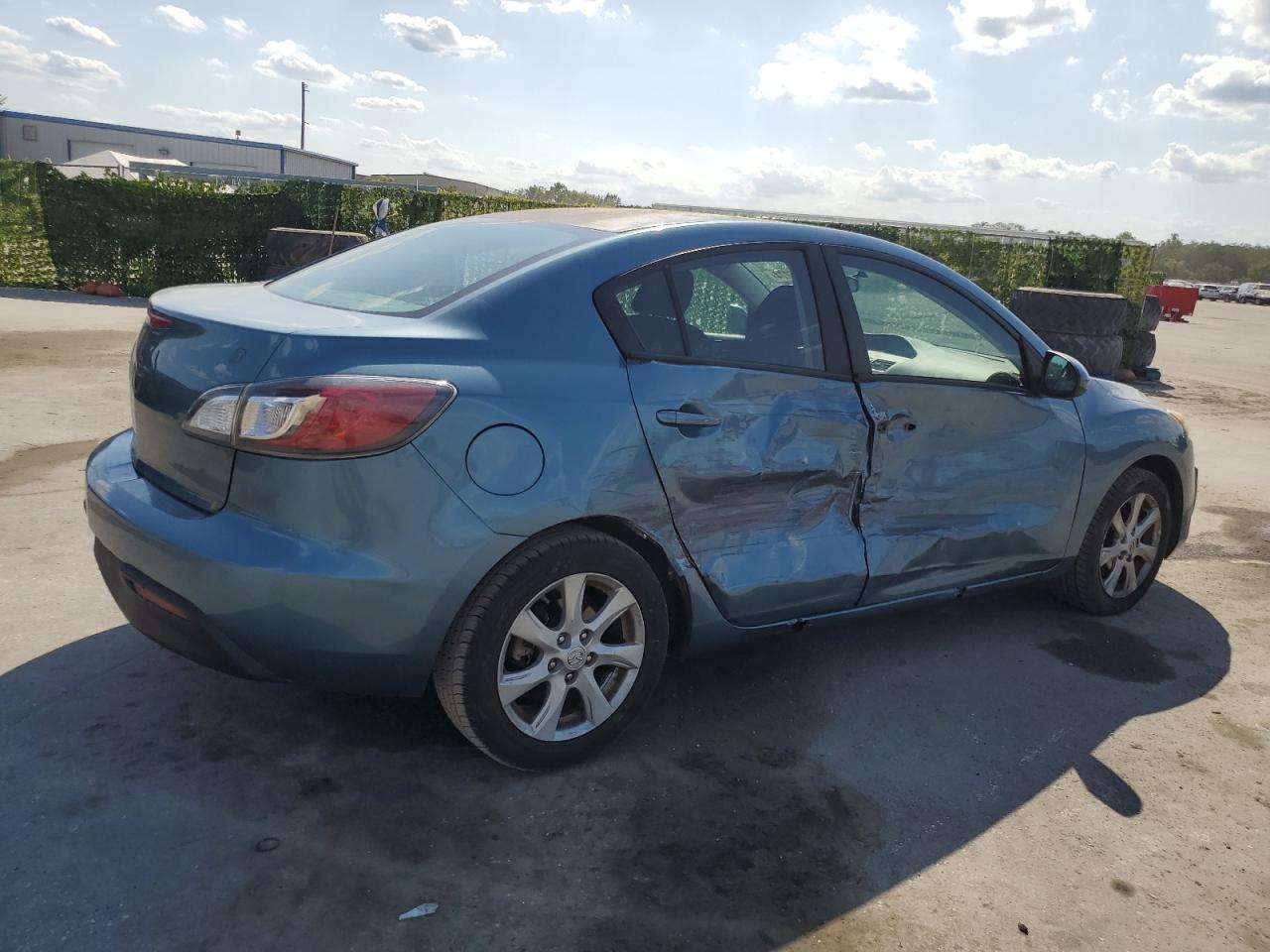 JM1BL1VF1B1484793 2011 Mazda 3 I