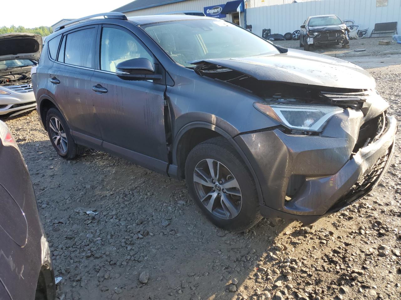 2T3WFREV7HW402963 TOYOTA RAV4 2017