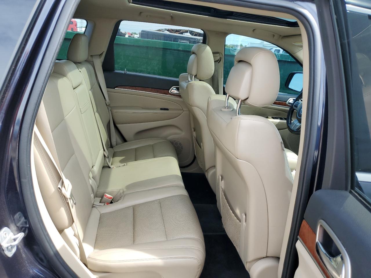 1J4RR5GT9BC501071 2011 Jeep Grand Cherokee Limited