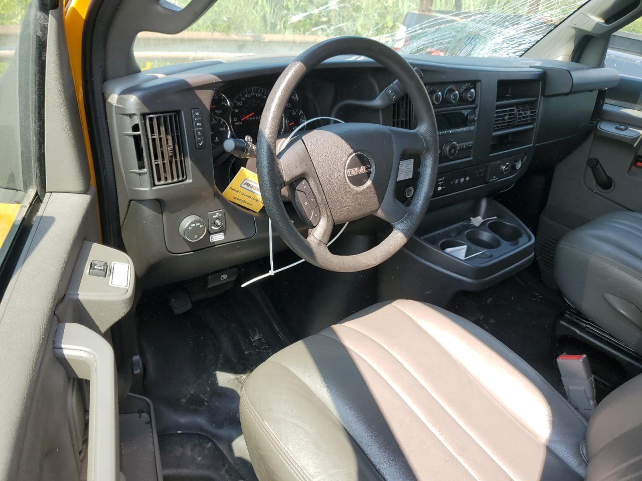 7GZ37TCG2LN004113 2020 GMC Savana Cutaway G3500