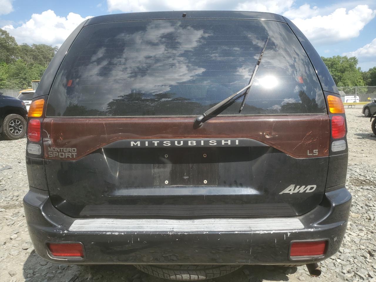 JA4MT21RX4J002947 2004 Mitsubishi Montero Sport Es