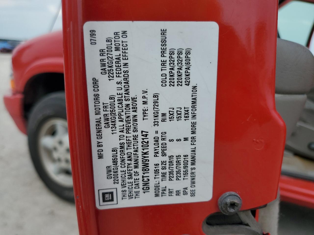 1GNCT18W9YK102147 2000 Chevrolet Blazer