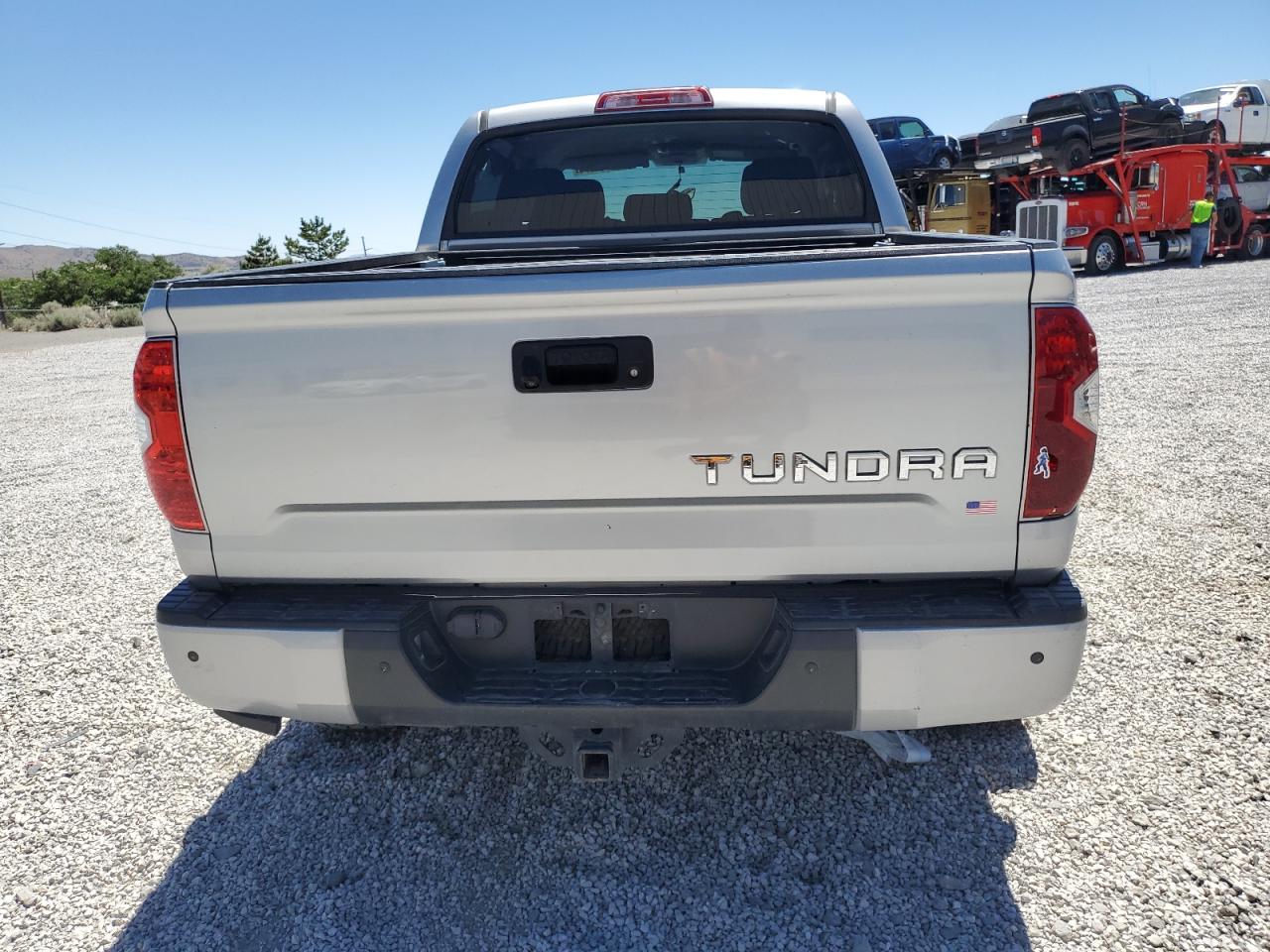 5TFDW5F12HX586152 2017 Toyota Tundra Crewmax Sr5