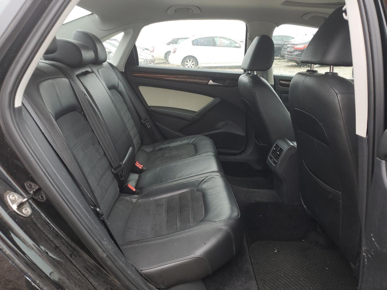 1VWCN7A32DC044311 2013 Volkswagen Passat Sel