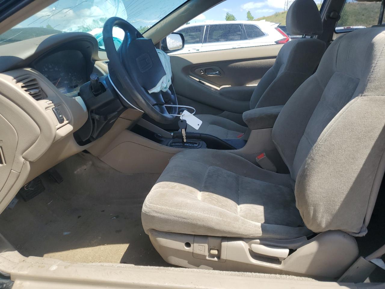 1HGCG3265YA002250 2000 Honda Accord Lx