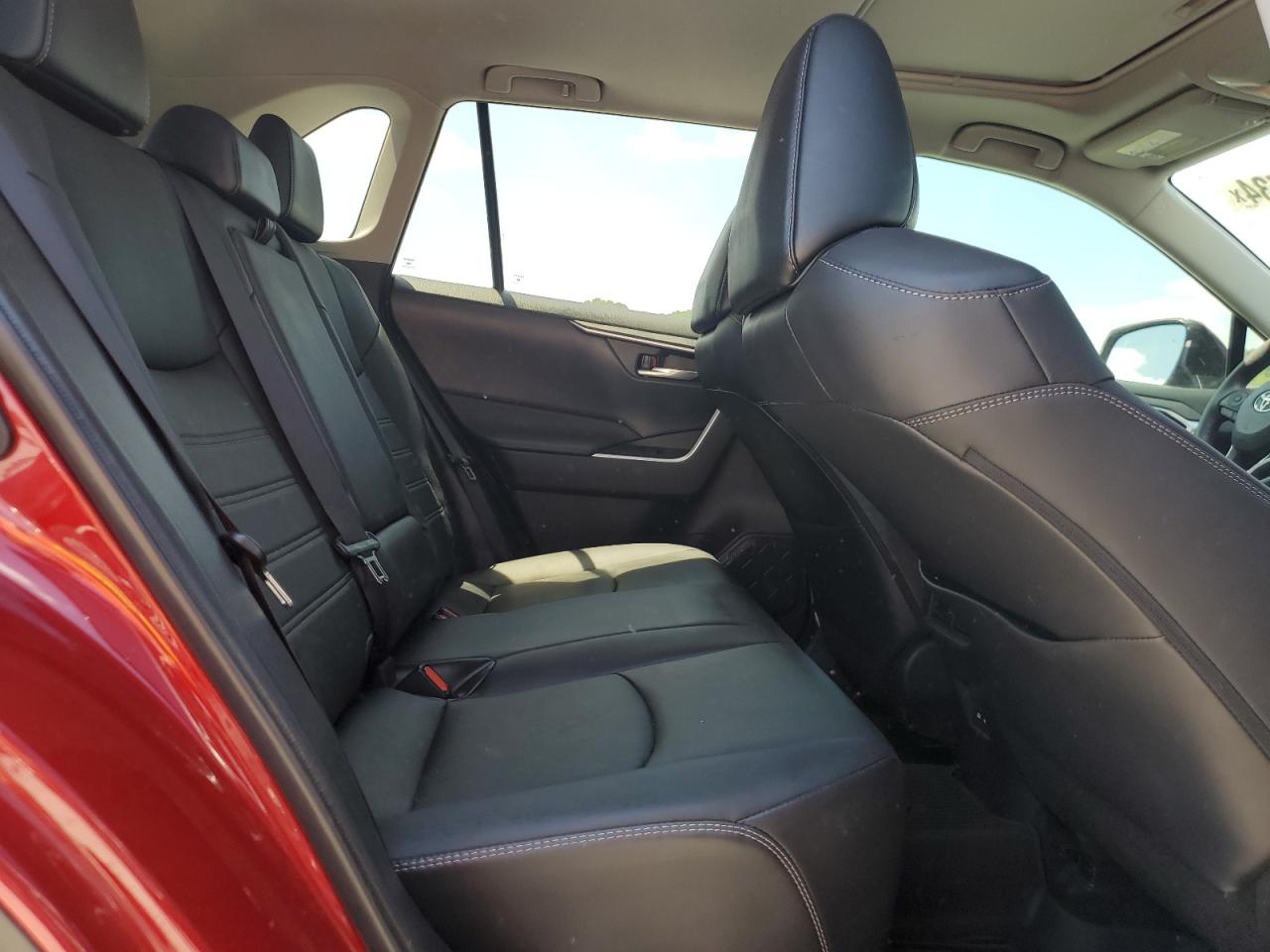 2T3C1RFVXMW185256 2021 Toyota Rav4 Xle Premium