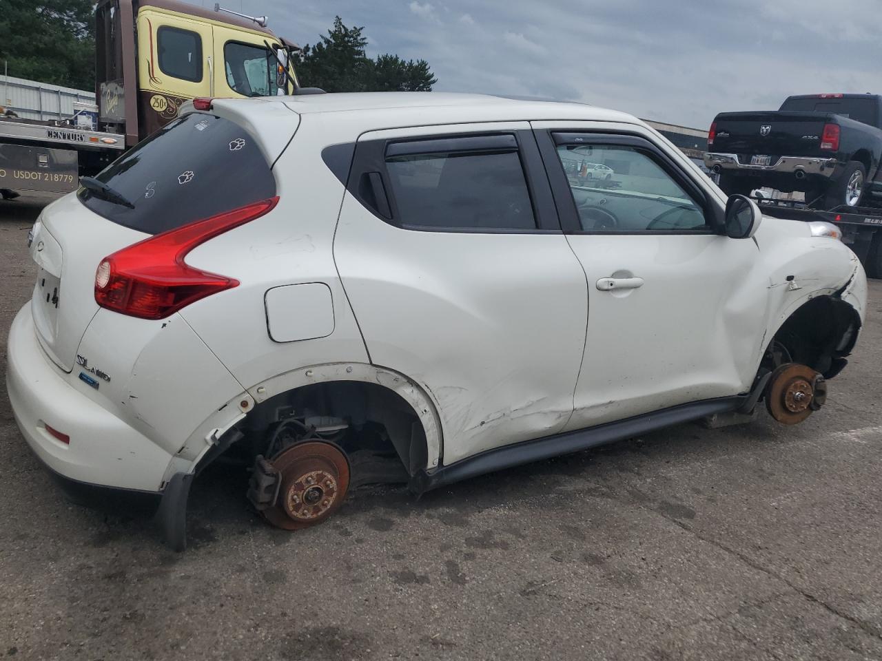 2013 Nissan Juke S vin: JN8AF5MV3DT218626