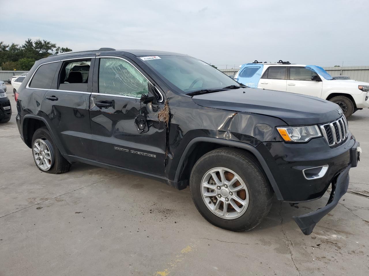 2019 Jeep Grand Cherokee Laredo vin: 1C4RJEAG8KC698873