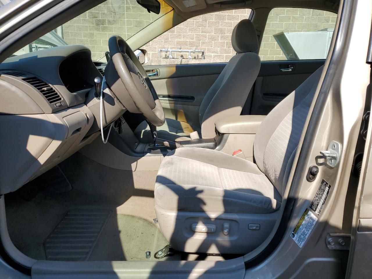 4T1BE32K75U976413 2005 Toyota Camry Le