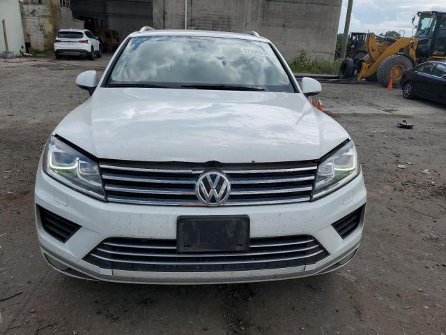 2016 Volkswagen Touareg Sport VIN: WVGEF9BP3GD013052 Lot: 57380004