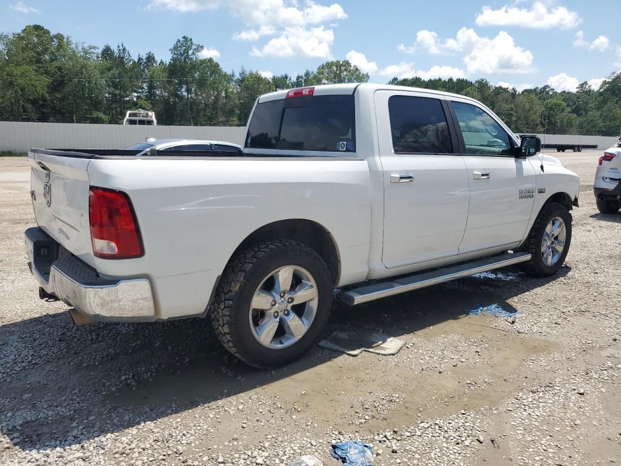 1C6RR6LT3FS565210 2015 Ram 1500 Slt