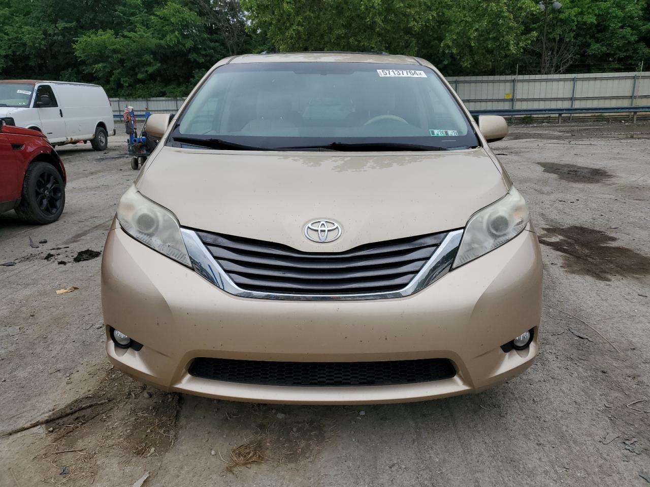 5TDDK3DCXBS002520 2011 Toyota Sienna Xle