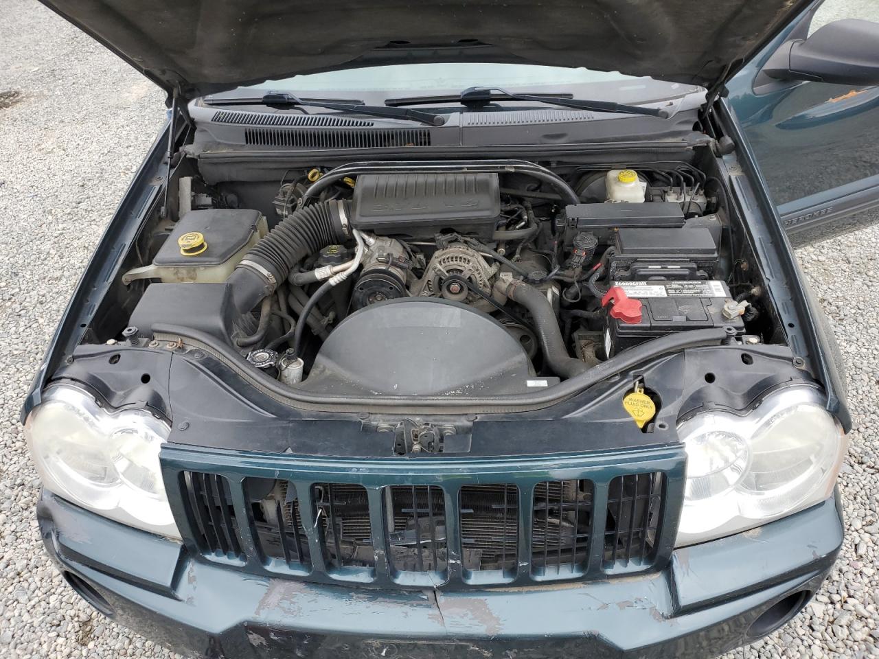 1J4GR48K05C678684 2005 Jeep Grand Cherokee Laredo