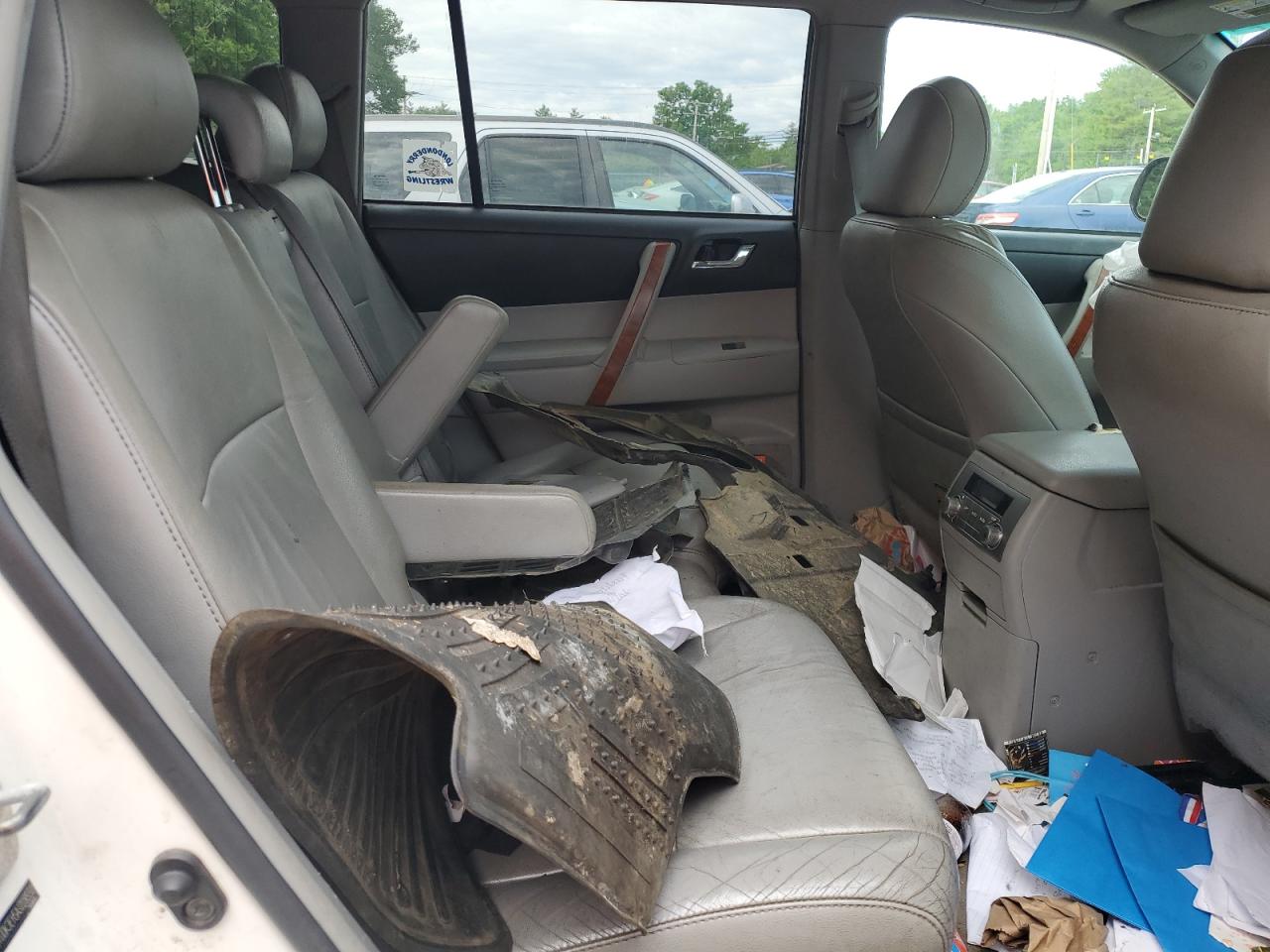 5TDDK3EH5AS028550 2010 Toyota Highlander Limited